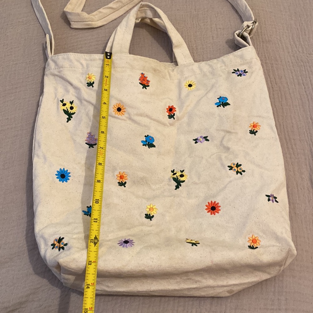 Baggu Duck Floral Embroidered Cream Tote Bag - Picture 2 of 8